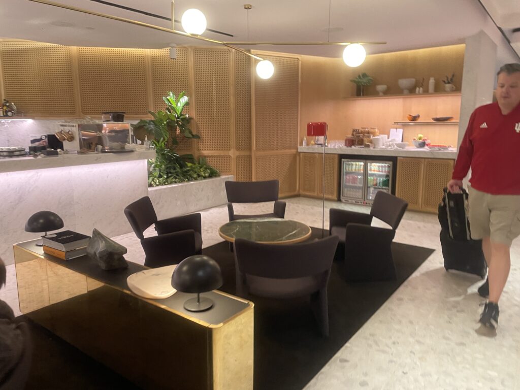 Qantas airways first-class lounge 2